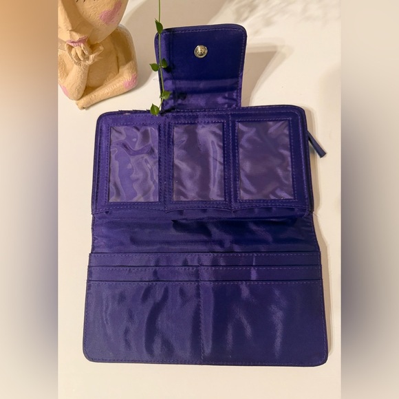 Vintage Avon Red Purple Wallet With Embroidered Hat CC Holder ID Holder - Picture 5 of 12